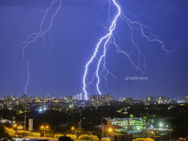 Centella en el cielo de Maracaibo